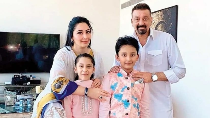 অবশেষে, সঞ্জয় বি-টাউন থেকে দূরে গিয়ে মান্যতার প্রেমে পড়েন এবং বিয়ে করেন। বর্তমানে এই দম্পতির দুটি সন্তান রয়েছে এবং সুখী দাম্পত্যে রয়েছেন তাঁরা।