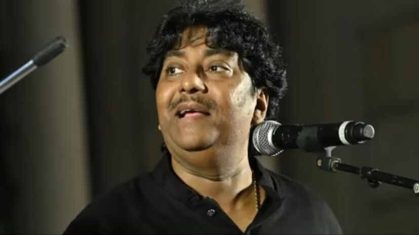 গান ছিল তাঁর সাধনা৷ অবশেষে সেই সাধনায় ছন্দপতন৷ ছক ভাঙতে গিয়ে নিজেক বারেবারে আবিস্কার করেছেন রাশিদ খান৷ শাস্ত্রীয় সঙ্গীত থেকে বলিউড হয়ে রবীন্দ্রসঙ্গীতে তার অবাধ আনাগোনা সুরের মাধ্যমে আজীবন অমর হয়ে থাকবে দর্শকমনে৷