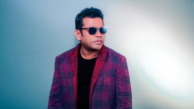 সম্প্রতি এক সাক্ষাৎকারে জীবনের অন্ধকার দিক নিয়ে কথা বলেছেন এ আর রহমান৷ তিনি জানিয়েছেন,মাঝে মাঝেই আত্মহত্যার কথা মাথায় আসত তাঁর? কীভাবে সেই সমস্যা মোকাবিলা করেছিলেন তিনি তাও জানিয়েছেন তিনি৷