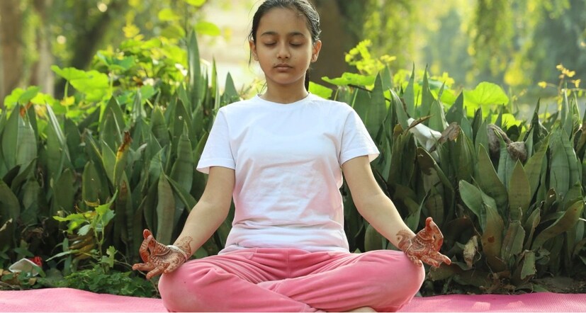 এই সমস্যার সমাধান করতে ছোট থেকে বাচ্চাদের যোগাসন ও প্রাণায়ম করার পরামর্শ দিচ্ছেন জলপাইগুড়ি ব্রহ্মা কুমারীর মেডিটেশন শিক্ষিকা বি.কে সুজাতা।