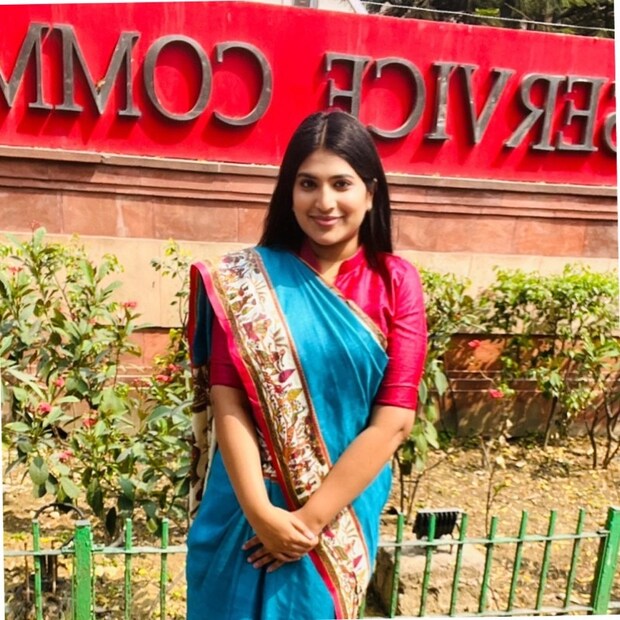 শেষ প্রয়াস বাকি ছিল ষষ্ঠবারে। সে বারই পূরণ করলেন লক্ষ্য। সারা দেশের নিরিখে মেধাতালিকায় তাঁর স্থান ছিল ৩৬৯। গত বছর, ২০২৩ সালে আইএএস অফিসার হিসেবে কাজে যোগ দিয়েছেন প্রিয়াঙ্কা। 