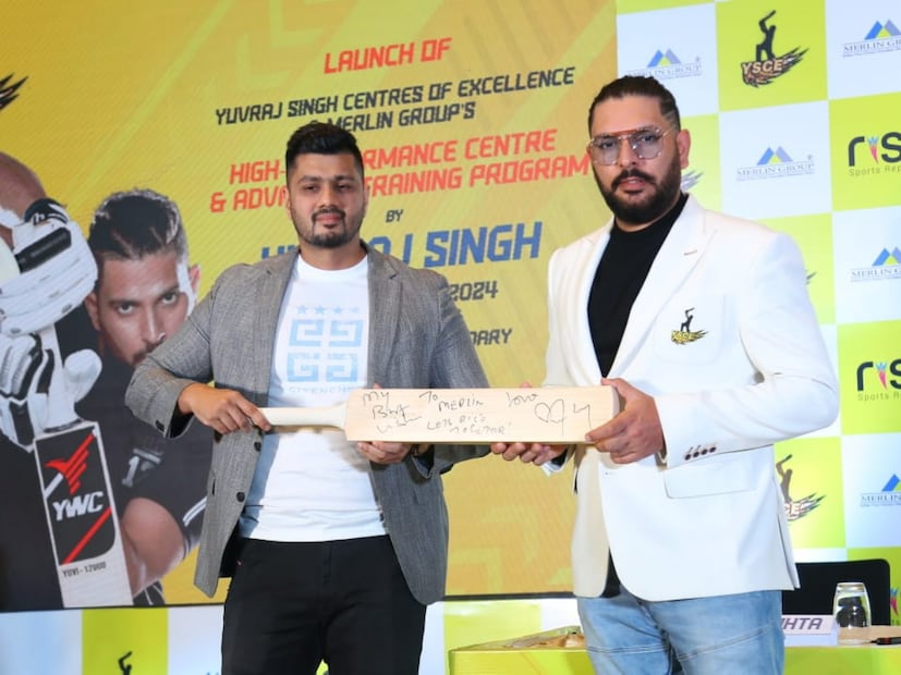 সেখানেই যুবরাজ জানান খুব শীঘ্রই তাঁর বায়োপিকের কাজ শুরু হতে চলেছে। আর নিজের ভূমিকায় বড় পর্দায় কাকে দেখতে চান সেই বলিউড সুপার স্টারের নামও জানিয়ে দেন ছয় ছক্কার মালিক।