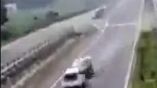 দুর্ঘটনার মুহূর্তের ছবি৷ 