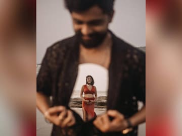 বিয়ের দু'মাস না পেরতেই গর্ভবতী নায়িকা! দ্বিতীয় স্বামীর সঙ্গে নতুন জীবনের শুরু বিয়ের দু'মাস না পেরতেই গর্ভবতী নায়িকা! দ্বিতীয় স্বামীর সঙ্গে নতুন জীবনের শুরু