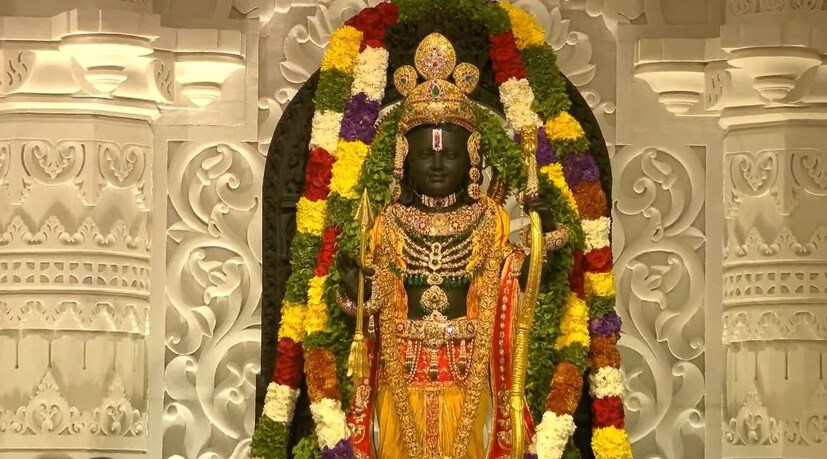 পরিস্থিতি এমন হয়ে যায় যে মন্দির চত্বরে পুলিশও প্রবেশ করতে পারছিল না৷  আসলে মন্দিরে , ভক্তরা জানতেন না তাঁরা মন্দির প্রাঙ্গনে কী নিতে পারে এবং কী নয়। লকারের ব্যবস্থা আছে, তবে মঙ্গলবার সকালে যে পরিমাণ ভিড় হয়েছে তার আন্দাজে সেই লকার কম সংখ্যক৷  পরিস্থিতি সামাল দিতে ব্যস্ত হয়ে পড়ে নিরাপত্তা রক্ষাবাহিনী। রামলালাকে দর্শনের সময়ও বাড়ানো যেতে পারে। আজ রামলালার পুজোর প্রথম দিন, যার কারণে ভিড় প্রচুর।