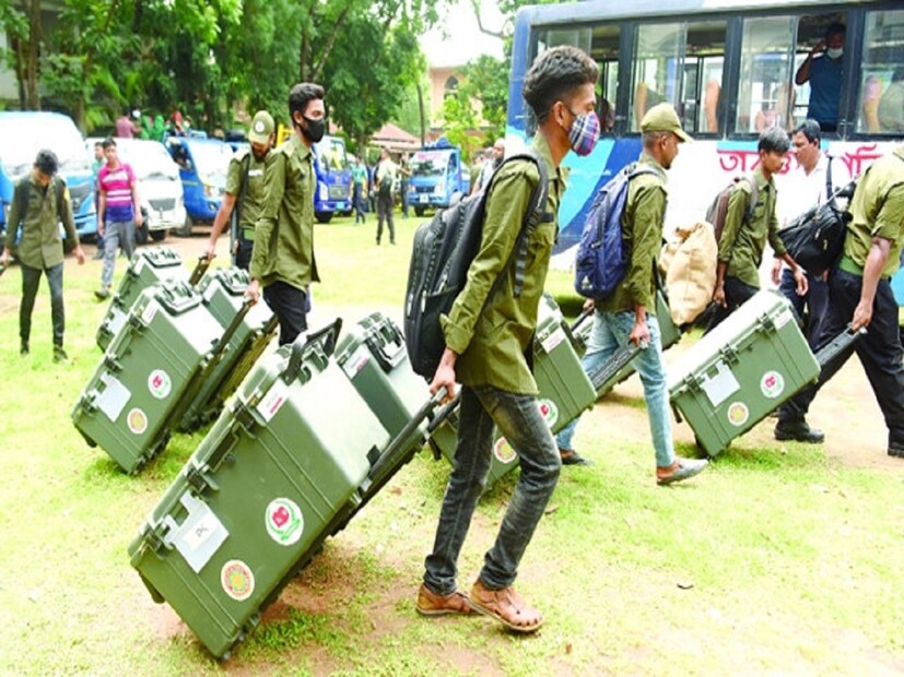 ২০১৪ সালে বাংলাদেশে দশম জাতীয় সংসদ নির্বাচন বয়কট করে বিএনপি। যার ফলে ৩০০টি আসনের মধ্যে ২৩৪টি আসন আওয়ামী লিগ লাভ করে। এর মধ্যে ১৫৩টি আসনে বিনা প্রতিদ্বন্দ্বিতায় আওয়ামী লিগের নেতৃত্বাধীন মহাজোটের প্রার্থীরা নির্বাচিত হন। এবারও বাংলাদেশের নির্বাচন প্রত্যাখ্যান করেছে বিএনপি। বাংলাদেশে নিরপেক্ষ এবং অবাধ নির্বাচন ‘তদারকি সরকারের’ অধীনে করতে হবে বলে দাবি করেছে বিএনপি।