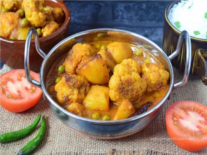 প্রথমত, ফুলকপিতে খুব বেশি পরিমাণে ফাইবার আছে। যা শরীরে কোলেস্টেরলের মাত্রা কমাতে সাহায্য করে। জানা যাচ্ছে এই কপিতে উপকারি ক্যালসিয়াম এবং ক্লোরাইড রয়েছে, যা হাড় শক্ত করতে সাহায্য করে।