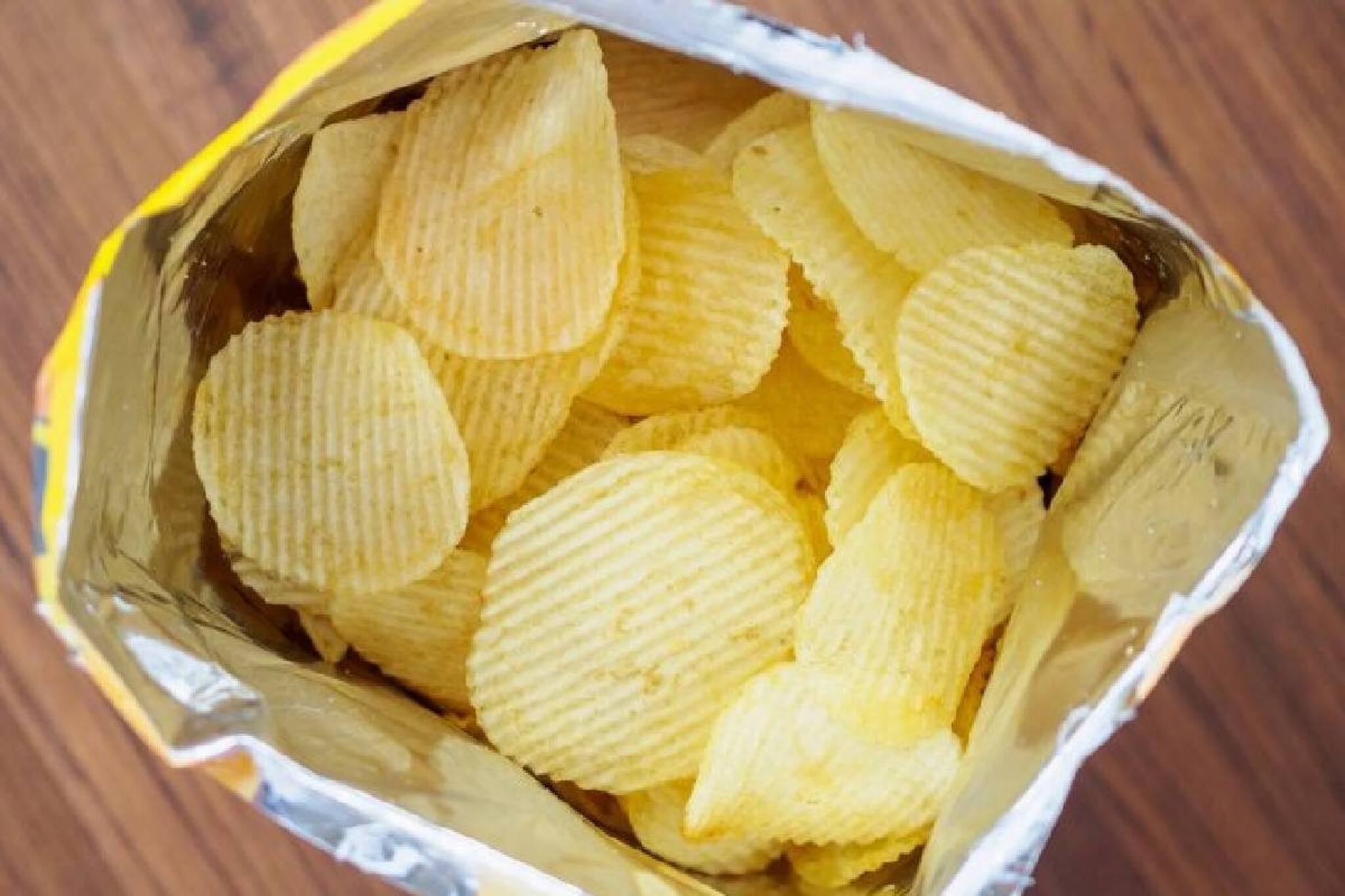 খোলা পড়ে আছে চিপসের প্যাকেট? সেই সময়ে কী কী ঘটে চলেছে জানেন! এই তথ্য চমকে দেবে