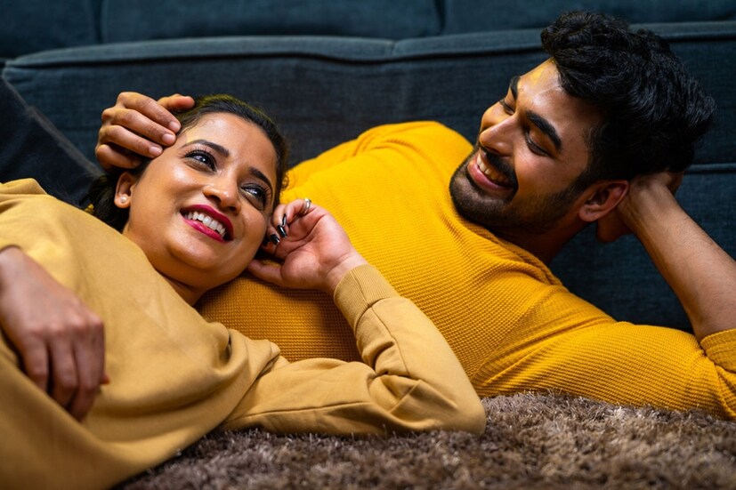 অনেকেই বিয়ের পর রান্নার ক্ষেত্রে অতটা পটু থাকেন না, তখন বাইরের খাবার খেয়ে ফেলেন। হোটেলের খাবারে প্রচুর তেল দেওয়া হয়। যা ওজন বাড়িয়ে দেয়।photo source collected 