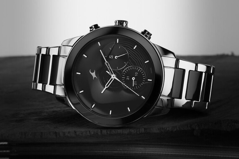 পুরুষদের জন্য ৩টি ভ্যারিয়েন্ট রয়েছে। দেওয়া হয়েছে মাল্টিলেয়ার স্কেলিটাল ডায়াল। সঙ্গে চামড়ার স্ট্র্যাপ। এই ভ্যারিয়েন্টের দাম ৯৯৯৫ টাকা থেকে শুরু। মহিলাদের ভ্যারিয়েন্টের দুটি রঙ- গোলাপি এবং গাঢ় বাদামি। ডায়ালে স্কেলিটাল লুক। এর দাম শুরু হচ্ছে ৮৯৯৫ টাকা থেকে। ফাসট্র্যাক স্টোর ছাড়াও অনলাইনে মিন্ত্রা থেকেও এই ঘড়ি কেনা যাবে।