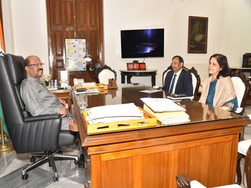 সন্দেশখালি নিয়ে বৈঠক