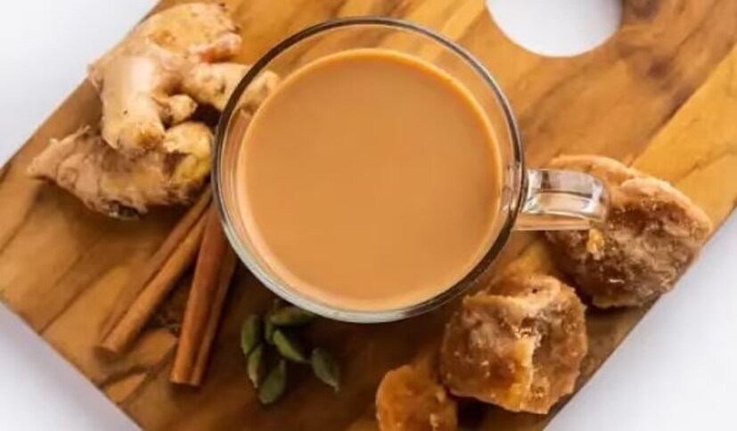কাশি, সর্দি এবং কফের মতো সমস্যা থেকে তাৎক্ষণিক মুক্তি দেয়। ফুসফুসে জমে থাকা ময়লা দূর করতেও এই চায়ের জুড়ি নেই। গোলমরিচের গুঁড়ো ফুসফুস ডিটক্স করতে পারে।