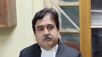 বিচারপতির বড় নির্দেশ বিচারপতির বড় নির্দেশ