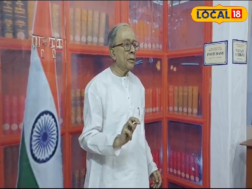 পরে ইন্দিরা ভবন ছাড়েন বসু পরিবার। তখন জ্যোতি বসুর মোমের মূর্তি ঠাঁই পায়নি কোথাও।