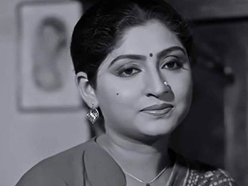 ঘনিষ্ঠদের দাবি, সেই রাতে নাকি স্বামীর সঙ্গে বিবাদ হয়েছিল মহুয়ার। এমনিতেই তাঁদের দাম্পত্য নাকি অনেকদিন ধরেই টালমাটাল অবস্থায় ছিল।