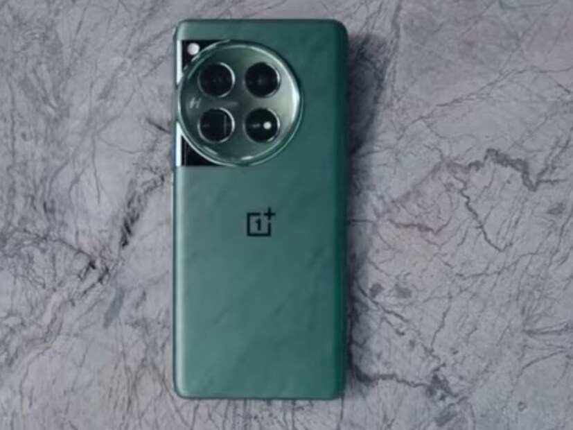 OnePlus 12 লঞ্চ ইভেন্ট -লঞ্চ ইভেন্টে OnePlus 12-এর সঙ্গে OnePlus 12R এবং নতুন OnePlus Buds 3 ইয়ারবাড থাকতে পারে। ফোনটি আগের বছরের ফ্ল্যাগশিপ SoC, Snapdragon 8 Gen 2 দিয়ে সজ্জিত হবে বলে আশা করা হচ্ছে। 
