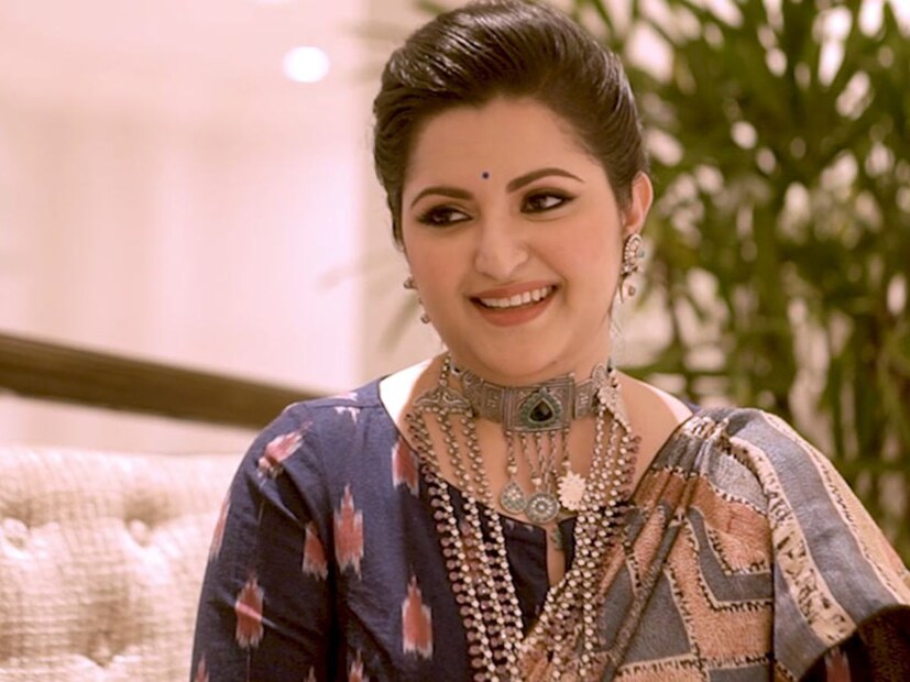 কিছুদিন আগে গ্রামের বাড়ি বেড়াতে গিয়েছিলেন অভিনেত্রী। কিন্তু ঢাকায় ফিরেই গুরুতর অসুস্থ হয়ে তিনি। গ্রাম থেকেই ফিরেই নেমে আসে বিপদ। 