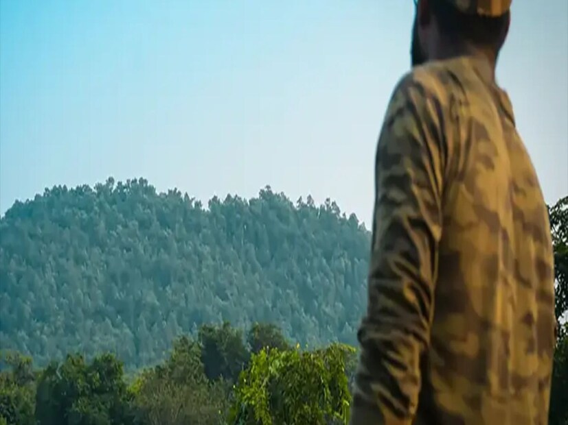 জেলা পুরুলিয়াতেও তাপমাত্রার পারদ বিগত দিনের তুলনায় বেশ খানিকটা বেড়েছে। শীত অনেকখানি বিদায় নিয়েছে জেলা থেকে। এই দিন সকাল থেকেই মেঘলাচ্ছন্ন আকাশ দেখতে পাওয়া যাচ্ছে জেলার বিভিন্ন প্রান্তে।
