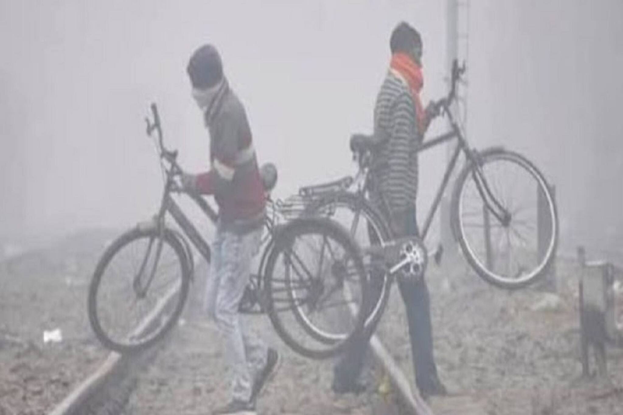 দার্জিলিংকে ধরে ফেলল পুরুলিয়া! এবার কি দক্ষিণবঙ্গেও পাহাড়ের মতোই প্রবল ঠাণ্ডা!