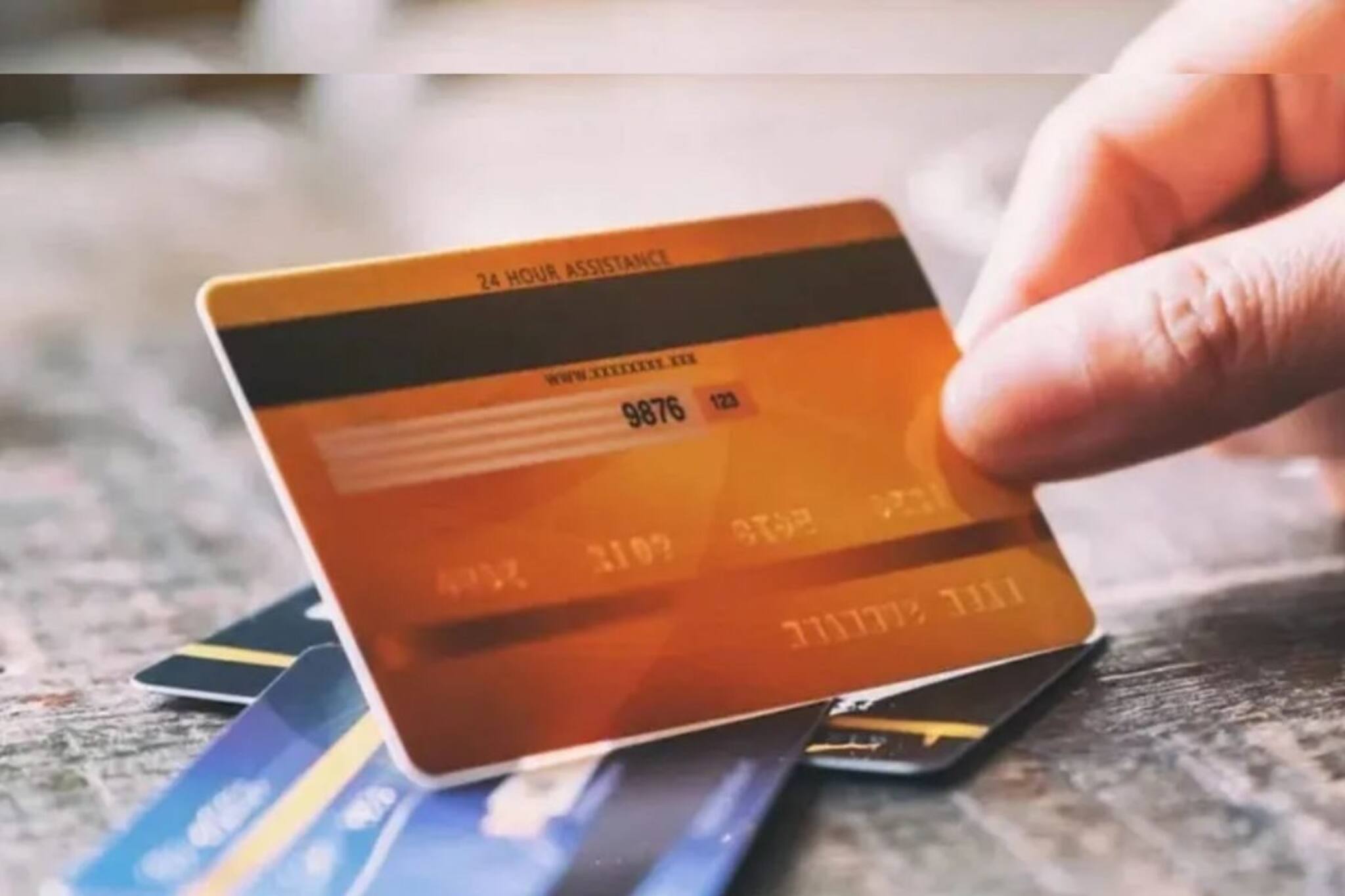 ক্রেডিট বা ডেবিট কার্ডের CVV নম্বর কেন এত গুরুত্বপূর্ণ ? এর আসল মানে কী ?