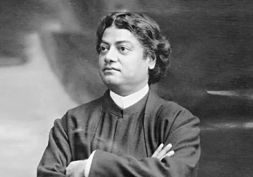 রামকৃষ্ণ পরমহংসদেবের মৃত্যুর পর একটা সময় বরানগরে চরম অনটন ছিল। সেই সময় ভিক্ষা করে আনা চাল ঢালা হত এক জায়গায়। তার পর সেটাই ফুটিয়ে সবাই খেতেন। তখন পাশে একটি বাটিতে রাখা থাকত নুন আর লঙ্কার জল। এক মুঠে ভাত ও নুন-লঙ্কার জল খেতেন সবাই।