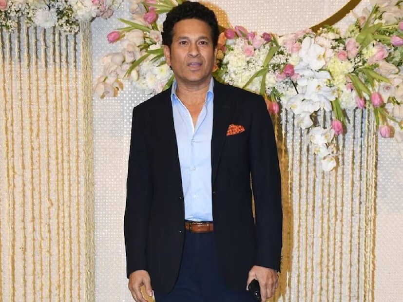 পার্টিতে উপস্থিত ছিলেন ক্রিকেট বিশ্বের তারকা সচিন টেন্ডুলকারও।