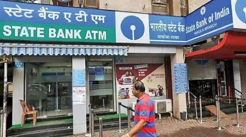 এখানে প্রি ম্যাচিউর উইথড্রয়েলের সুবিধা পাওয়া যাবে ৷ অর্থাৎ ম্যাচিউরিটি পিরিয়ড শেষ হওয়ার আগে টাকা তুলে নিতে পারবেন ৷ শুধু তাই নয় এখানে এফডি-র উপরে লোন ও ওভারড্রাফ্টের সুবিধা পাওয়া যায় ৷ 