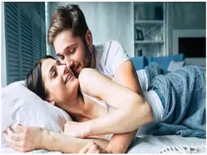 নেদারল্যান্ড: ৬৪ শতাংশ ডাচ পুরুষ ও মহিলা নিঃসংকোচে নিজেদের যৌন চাহিদার কথা বলতে পারেন। এখান থেকেই বুঝে নিতে হয় তাঁরা যৌনভাবে কতটা সুখী।