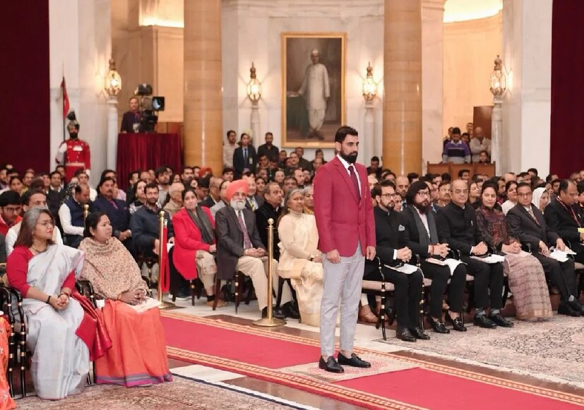 শামি অর্জুন পুরস্কারের পর আবেগপ্লুত হয়েছিলেন। এমনকী গোটা পরিবারের সঙ্গে ছবি তুলে পোস্ট করেছিলেন শামি।