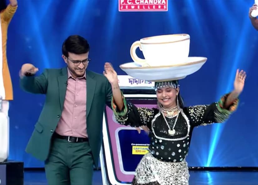 দাদাগিরি ১০ এ নতুন প্রোমো বাজারে আসতেই তোলপাড়৷ যমজ ভাই বোনেদের নিয়ে তৈরি এক বিশেষ এপিসোডের ট্রেলরে দাদাকে বিন্দাস নাচতে দেখা গেছে৷ যা এখন ভাইরাল রিল।