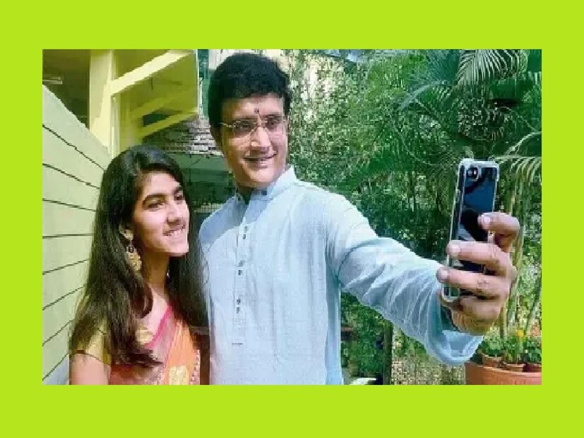 নিজের বাড়ি নিয়ে মাঝেমধ্যেই সৌরভকে প্রশ্ন করা হয়৷ দাদা কোনও দিনই সেটাতে কোনওরকম রাগারাগি করেন না৷ বরং বিভিন্ন মজার ঘটনার মাধ্যমে পরিবারের বিভিন্ন গল্প তুলে ধরেন৷