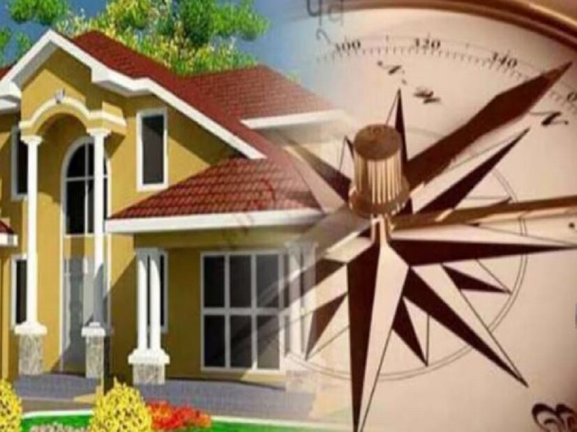 সবচেয়ে বড় সমস্যা হল রান্নাঘর নিয়ে। বাড়ির দক্ষিণ-পশ্চিম দিকে রান্নাঘর থাকলে সদস্যদের বদহজম ও কিডনি সংক্রান্ত রোগে আক্রান্ত হওয়ার সম্ভাবনা থাকে।