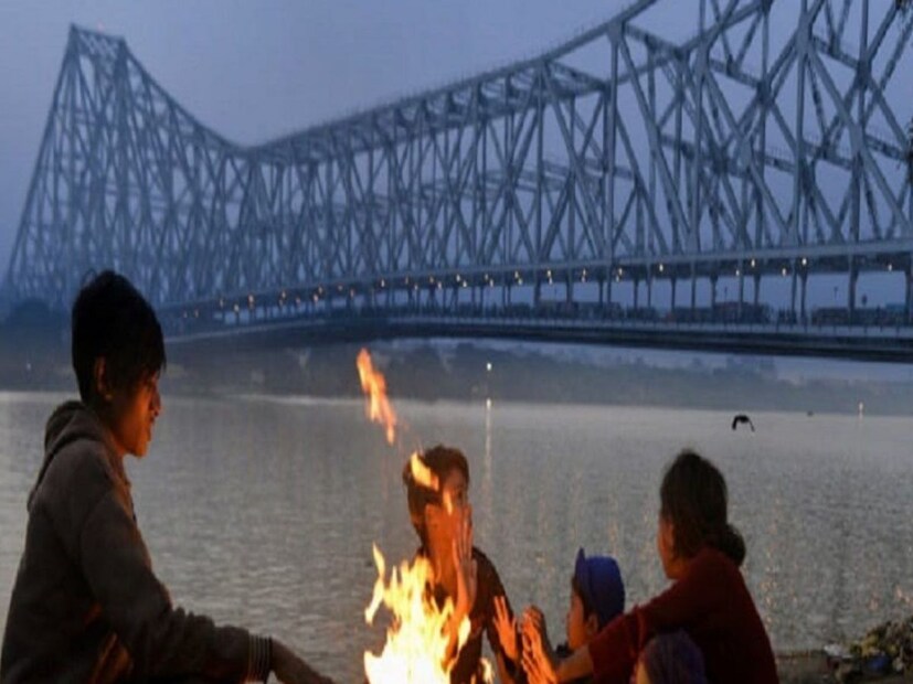 Bengal Weather Forecast: রাতের তাপমাত্রা সামান্য বেড়েছে; স্বাভাবিকের অনেকটাই নীচে দিনের তাপমাত্রা। আগামী কয়েক দিন এরকমই থাকবে তাপমাত্রা। বুধবার আবহাওয়া পরিবর্তনের সম্ভাবনা।