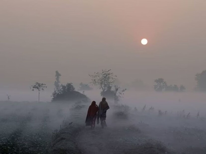 দক্ষিণদিনাজ পুরের আকাশও পরিষ্কার থাকবে। বালুরঘাটে সর্বনিম্ন তাপমাত্রা রয়েছে ১০.০৪ ডিগ্রি সেলসিয়াস।