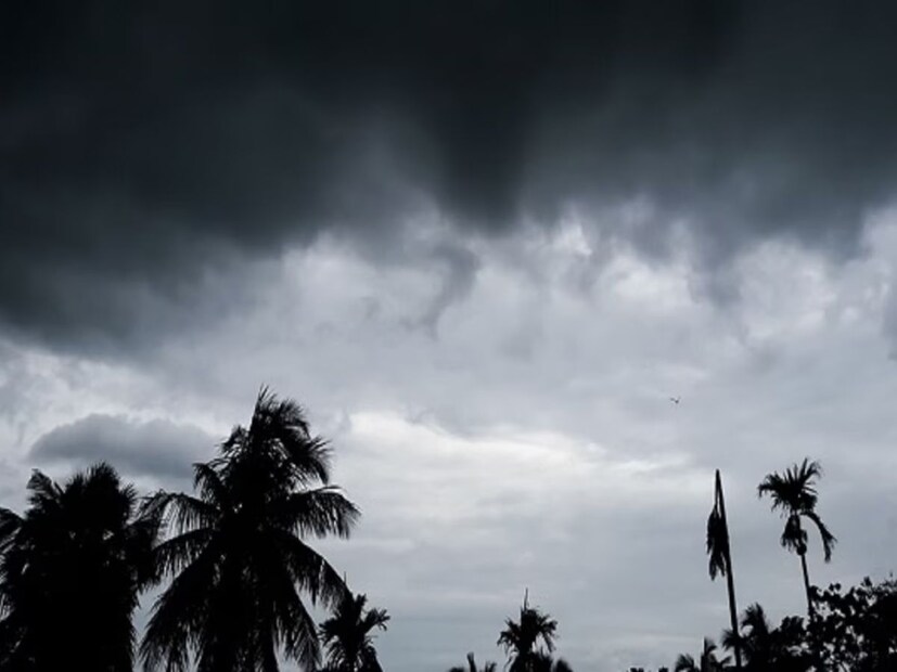 আগামী কয়েকদিন কলকাতার সর্বনিম্ন তাপমাত্রা ১৪ ডিগ্রি সেলসিয়াসের আশেপাশে থাকবে।