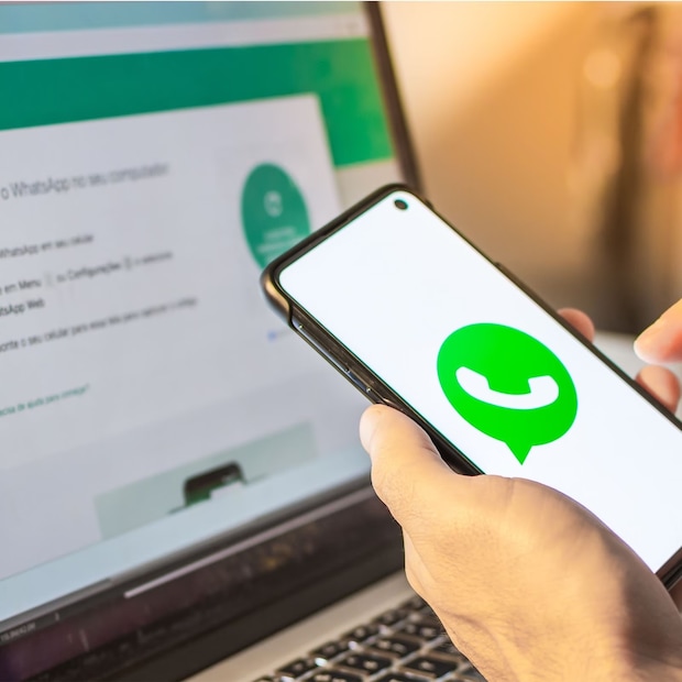 ২০২৪ সালও খুব ব্যতিক্রম হবে এমনটা নয়। WhatsApp অ্যাপ্লিকেশনে আরও নতুন ফিচার যুক্ত হতে চলেছে। এরই মধ্যে একটি হল অ্যাপের থিম নির্বাচন। iOS ব্যবহারকারীরা এই সুবিধা পাবেন বলে জানা গিয়েছে।