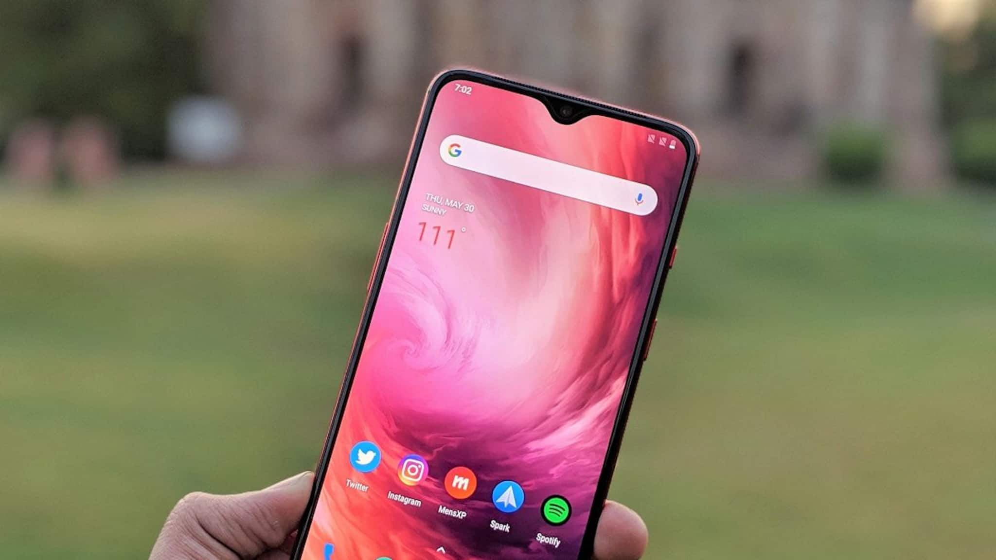 Smartphone Display:  pOLED, OLED আর AMOLED-এর তফাত জানেন? কোন স্ক্রিনের ফোন কিনবেন? জানুন