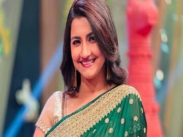 কাজ আর সংসার,কোনও গসিপে নেই নায়িকা! জনপ্রিয়তায় রচনা ছুঁলেন আকাশ!