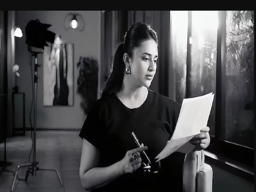 দিব্যাঙ্কা একটি সাক্ষাৎকারে জানান যে তিনি তাঁর জীবনে অনেক আর্থিক সমস্যার মুখোমুখি হয়েছেন। একটি শো শেষে, তিনি বলেছিলেন যে তিনি আর্থিক বিষয়গুলি পরিচালনা করতে অনেক সমস্যার সম্মুখীন হন। তিনিই জানান যে একটি ধারাবাহিক শেষ মানেই অন্যটির জন্য সংগ্রাম শুরু৷ সেই সময় কোনও রোজগার থাকে না৷ ফলে বিভিন্ন বিল এবং ইএমআই মেটাতে হিমশিম খেতে হয়েছিল তাঁর৷