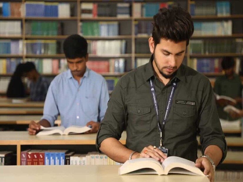 মেধার দিক থেকে পশ্চিমবঙ্গের স্থান একেবারে প্রথম সারিতে। এই রাজ্যের শিক্ষাগত ঐতিহ্যের খ্যাতি সুবিদিত। প্রচুর ইঞ্জিনিয়ারিং কলেজ রয়েছে। প্রতি বছর বহু ছাত্রছাত্রী সেখানে ভর্তি হন। পড়ানো হয় কম্পিউটার সায়েন্স, মেকানিক্যাল, সিভিল, ইলেকট্রিক্যাল, ইলেকট্রনিক্স ইঞ্জিনিয়ারিং-এর মতো বিভিন্ন বিষয়।