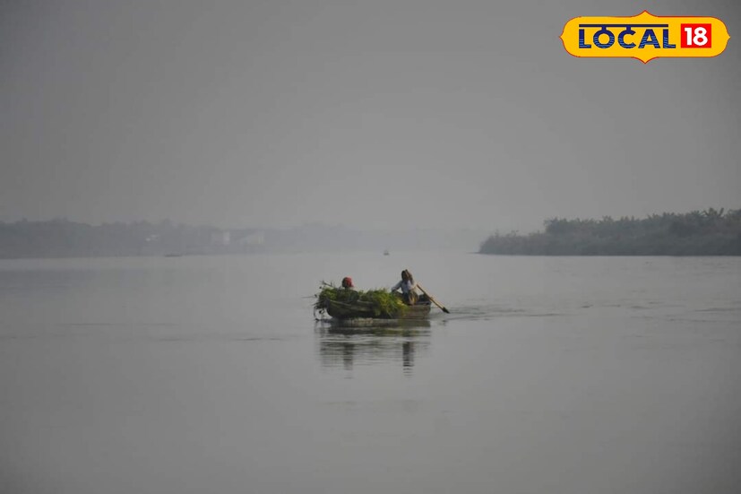 মঙ্গলবার দক্ষিণবঙ্গের বেশ কিছু জেলায় হালকা থেকে বৃষ্টির পূর্বাভাস দিল হাওয়া অফিস। এমনিতেই শীতের আমেজ উধাও। বৃষ্টির পরও তাপমাত্রার পরিবর্তন হবে না। আগামী কয়েকদিন একই থাকবে আবহাওয়া। শীত ফেরার কোনও সম্ভাবনা নেই।