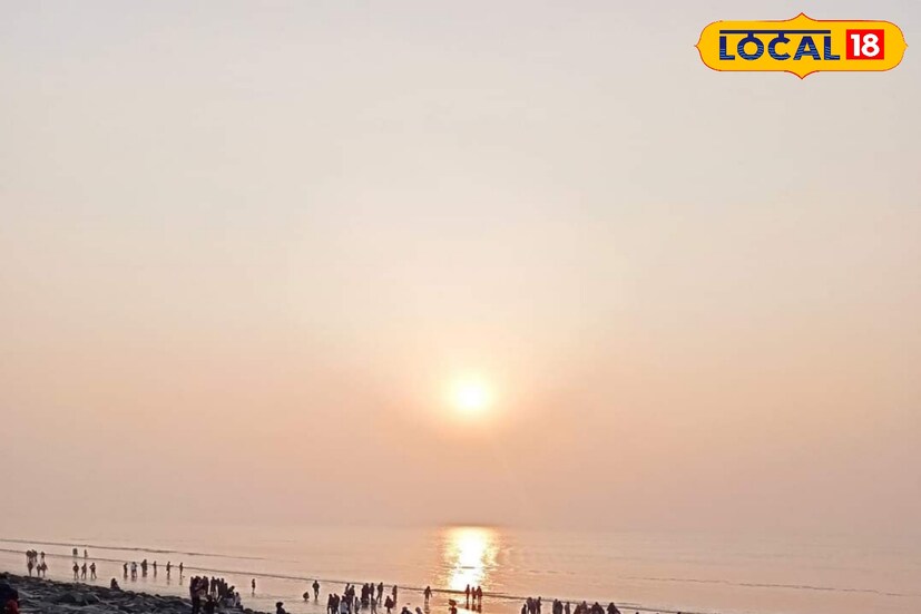 তবে সপ্তাহের মাঝামাঝি আবারও বৃষ্টির সম্ভাবনা রয়েছে দক্ষিণবঙ্গের জেলাগুলিতে। দক্ষিণবঙ্গের বিশেষ করে উপকূলবর্তী জেলা ও সংলগ্ন জেলাগুলিতে বিক্ষিপ্ত বৃষ্টির সম্ভাবনা রয়েছে মঙ্গল ও বুধবার।