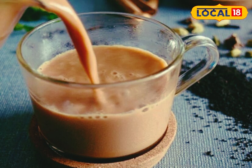 দুধ চা নিয়মিত পান করলে, তা পেট ফাঁপা বা ব্লোটিংয়ের সমস্যা সৃষ্টি করে শরীরের মধ্যে। এতে পেটের হজমের ক্ষেত্রে নানা অসুবিধার সৃষ্টি হয়। এরফলে পেটের নানা ক্ষতি হতে থাকে দীর্ঘ সময়ে।