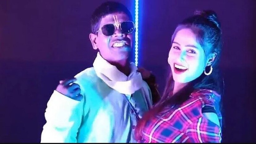 গত ২৯ নভেম্বর ২০২১ সালে 'আমার বীরভূম' নামে প্রথম তাঁর এই গানের খবরটি সম্প্রচার করে। সুযোগ বুঝে ইলামবাজারের গোপাল ঘোষ সেই সময় ভুবন বাদ্যকরের কাছে তাঁর গানের কপিরাইট লিখিয়ে নেন। ফলে কাঁচা বাদাম গান যাঁরাই সোস্যাল মিডিয়ায় পোস্ট করছেন তখনই তাদের অ্যাকাউন্টে কপিরাইট লাগিয়ে টাকা দাবি করছেন গোপাল ঘোষ।(তথ্য: সৌভিক রায়)