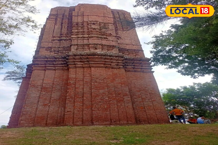 প্রাকৃতিক বিপর্যয় এবং অন্যান্য কারণে মন্দিরের কাঠামোর খুব একটা পরিবর্তন হয়নি। কিন্তু নতুন করে কিছু জনের এমন আচরণে প্রশ্ন উঠছে।