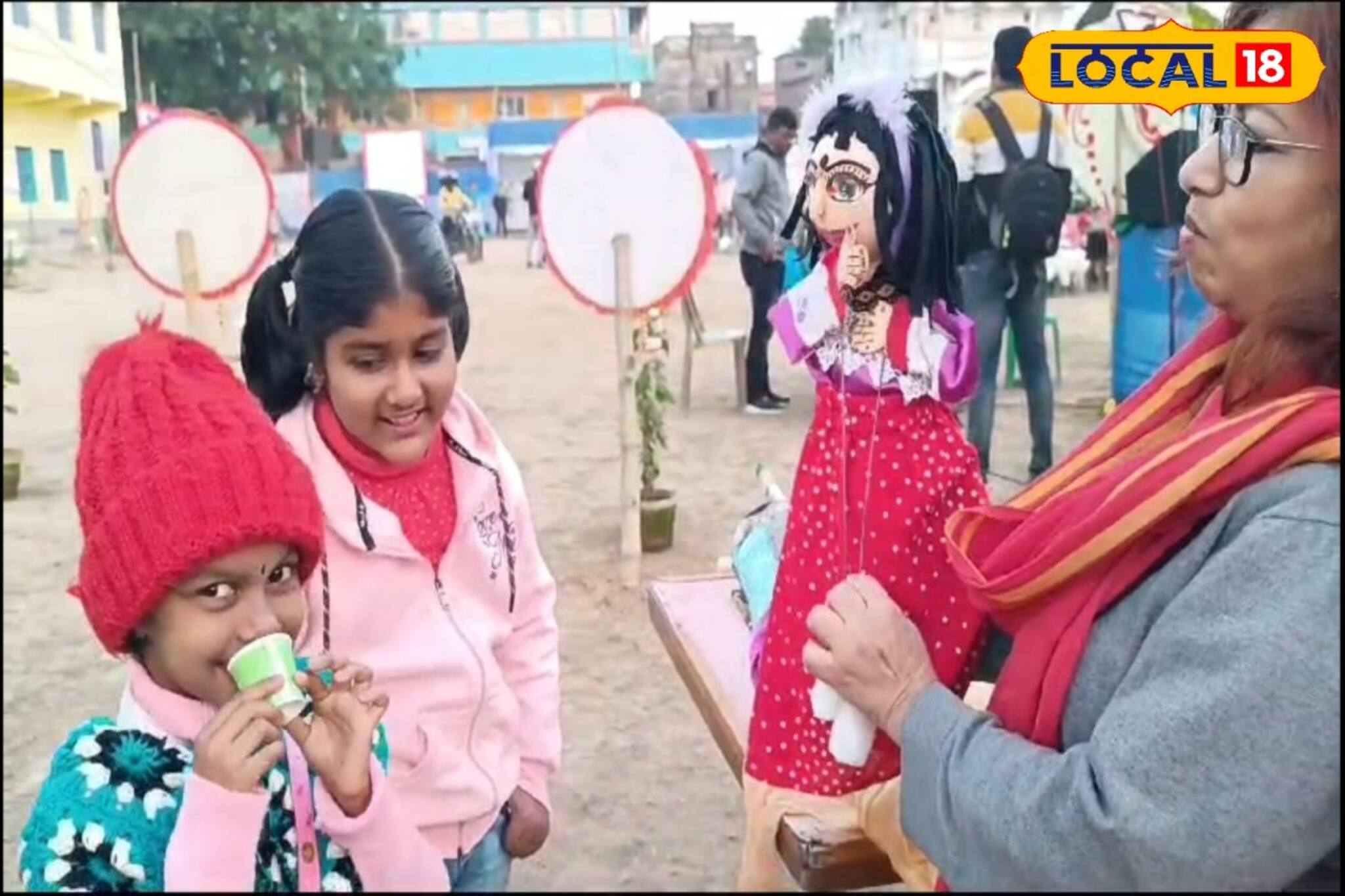 মানুষকে শিক্ষা দিচ্ছে পুতুল! ব্যাপারটা নিজের চোখে দেখুন