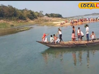 তল্লাশি চালাচ্ছে নদীতে গ্রামবাসীরা