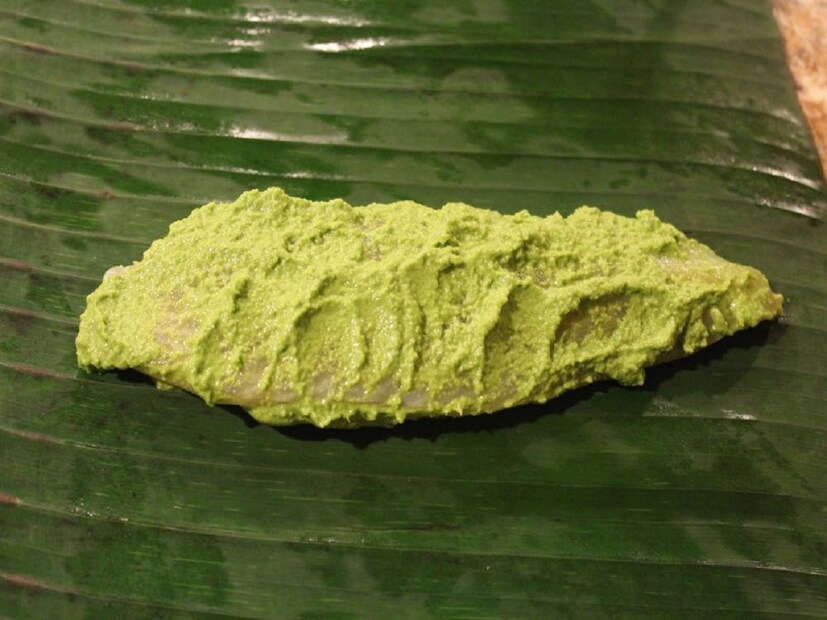 পার্সি যে কোনও বিয়েতে এই পদ কিন্তু একেবারে মাস্ট। তাহলে কীভাবে বানাবেন এই পত্রানি মচ্ছি? ভেটকি, পমফ্রেটের মাছ দিয়ে এই পদ সবচেয়ে বেশি সুস্বাদু হয়। নিজেদের পছন্দ মতো কাঁটাহীন বা কম মাছও নিতে পারেন। 