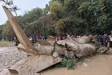 খড়্গপুরে ভেঙে পড়ল বায়ুসেনার যুদ্ধবিমান, ভিতরে ছিলেন দুই পাইলট! চলছে উদ্ধারকাজ