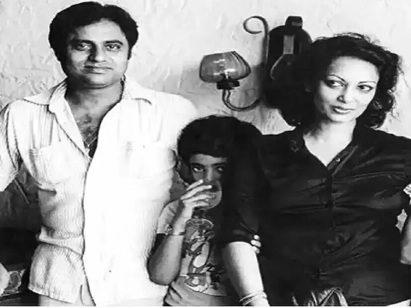 মহেশ বলেছেন, গাড়ি দুর্ঘটনায় যখন ছেলের মৃত্যু হল তখন ‘সারাংশ’ ছবিতে কাজ করছেন জগজিৎ। সেই সময় তাঁর কাজেও ফুটে উঠেছিল পুত্রশোক। 